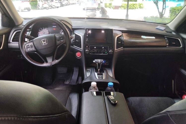 Used Honda Avancier 2019 240TURBO Two-Wheel Drive Elite Edition Center Console