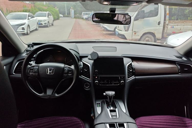 Used Honda Avancier 2019 240TURBO Two-Wheel Drive Elite Edition Center Console