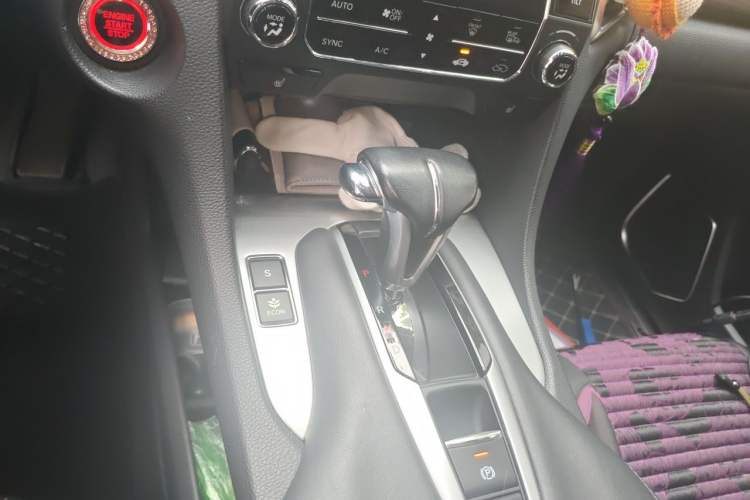 Used Honda Avancier 2019 240TURBO Two-Wheel Drive Premium Edition Gear Lever