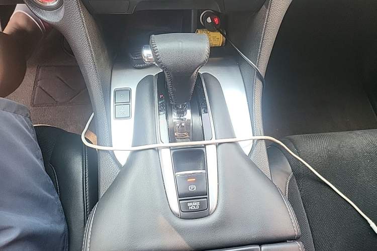 Used Honda Avancier 2019 240TURBO Two-Wheel Drive Elite Edition Gear Lever