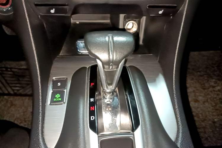 Used Honda Avancier 2019 240TURBO Two-Wheel Drive Premium Edition Gear Lever
