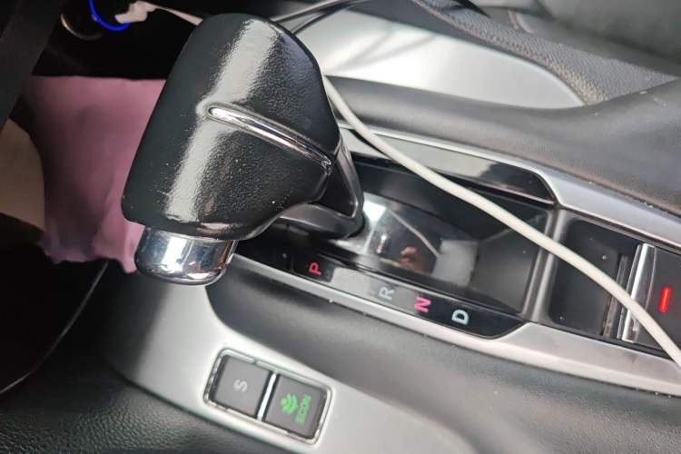 Used Honda Avancier 2019 240TURBO Two-Wheel Drive Comfort Version Gear Lever
