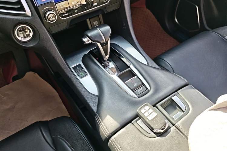 Used Honda Avancier 2019 240TURBO Two-Wheel Drive Comfort Version Gear Lever