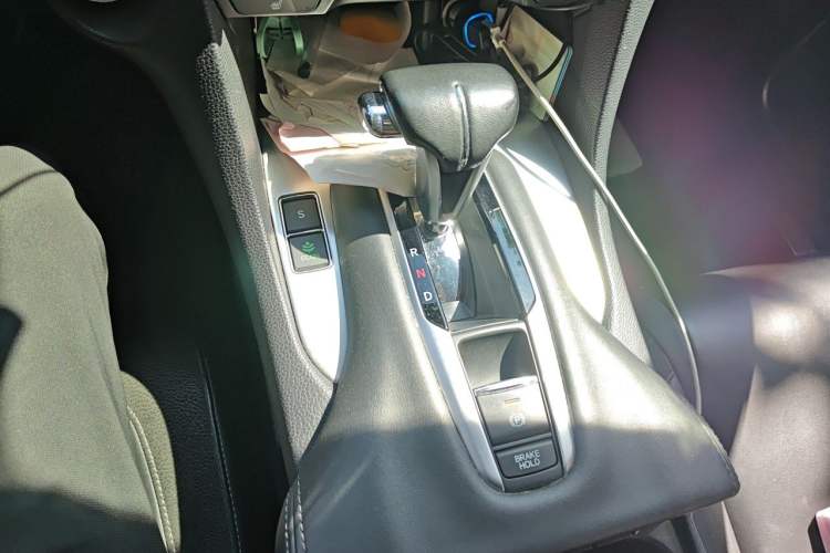 Used Honda Avancier 2019 240TURBO Two-Wheel Drive Premium Edition Gear Lever