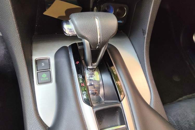Used Honda Avancier 2019 240TURBO Two-Wheel Drive Elite Edition Gear Lever