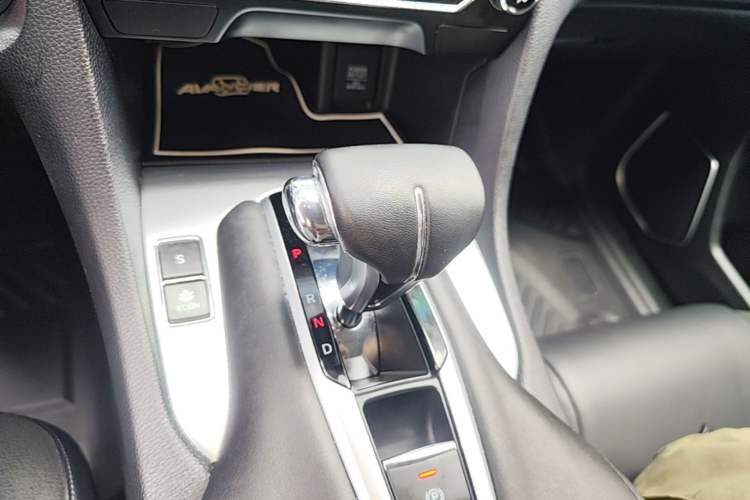Used Honda Avancier 2019 240TURBO Two-Wheel Drive Comfort Version Gear Lever