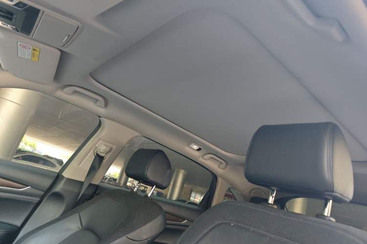 Used Honda Avancier 2019 240TURBO Two-Wheel Drive Comfort Version Headliner