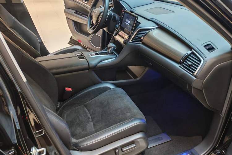 Used Honda Avancier 2019 240TURBO Two-Wheel Drive Elite Edition Right Front Seat