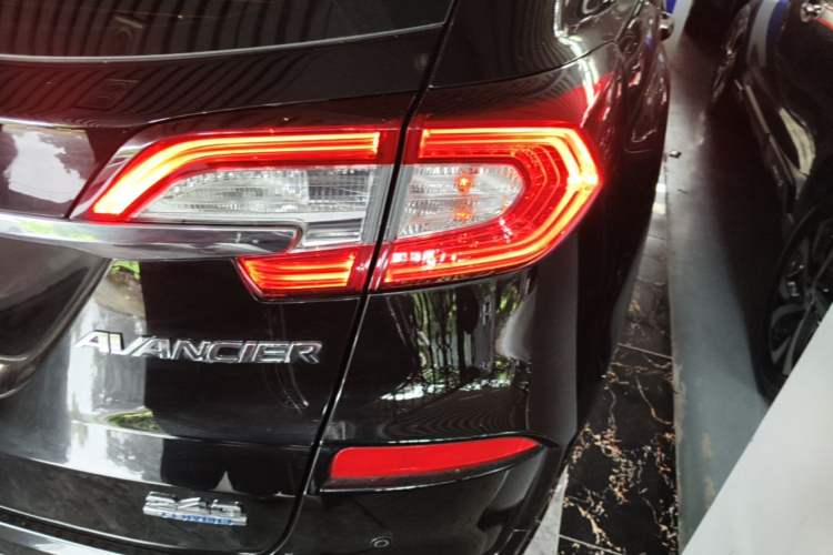 Used Honda Avancier 2019 240TURBO Two-Wheel Drive Elite Edition Right Rear Taillight