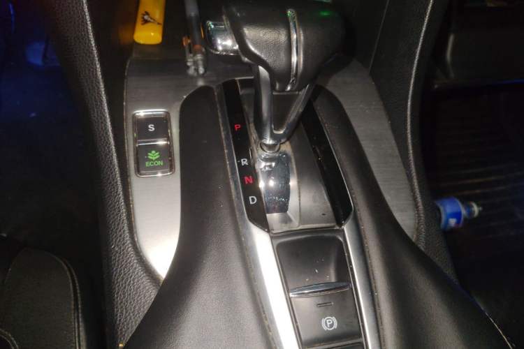 Used Honda Avancier 2019 240TURBO Two-Wheel Drive Prestige · Starry Sky Limited Edition Gear Lever