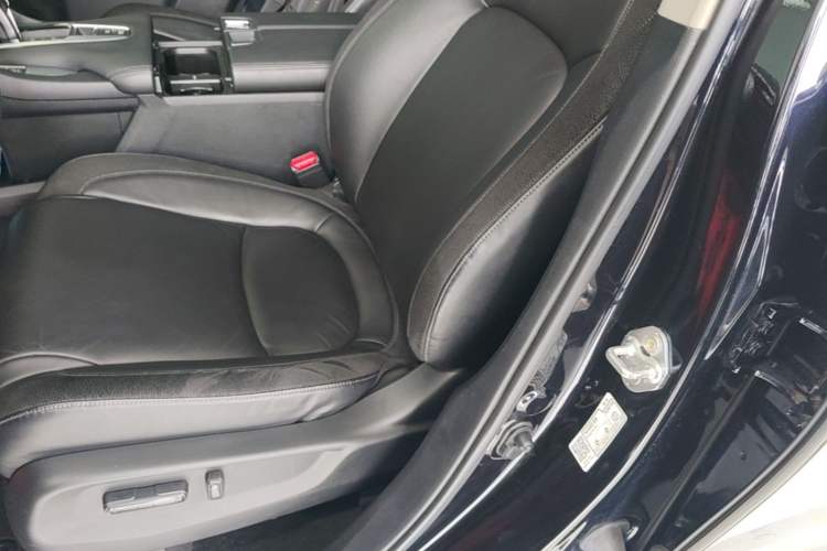 Used Honda Avancier 2019 240TURBO Two-Wheel Drive Premium Edition Left Front Seat