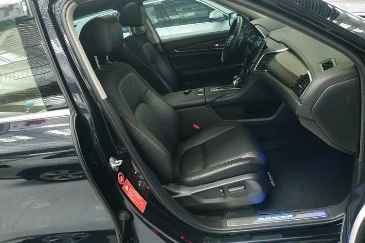 Used Honda Avancier 2019 240TURBO Two-Wheel Drive Luxury Edition Right Front Seat
