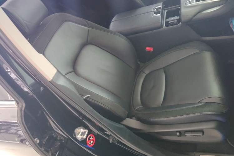 Used Honda Avancier 2019 240TURBO Two-Wheel Drive Premium Edition Right Front Seat