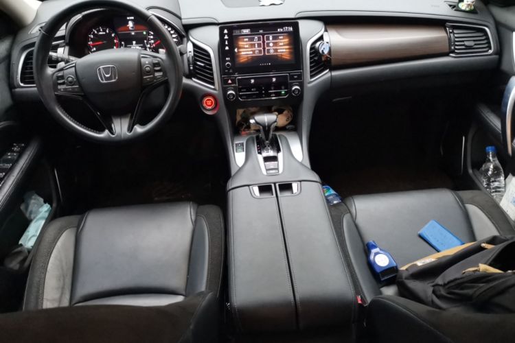 Used Honda Avancier 2019 240TURBO Two-Wheel Drive Comfort Version Center Console