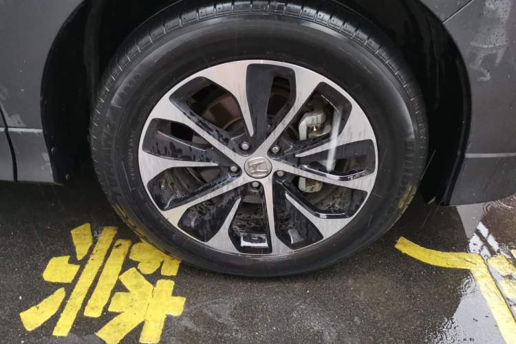 Used Honda Avancier 2019 240TURBO Two-Wheel Drive Comfort Version Right Front Wheel Hub