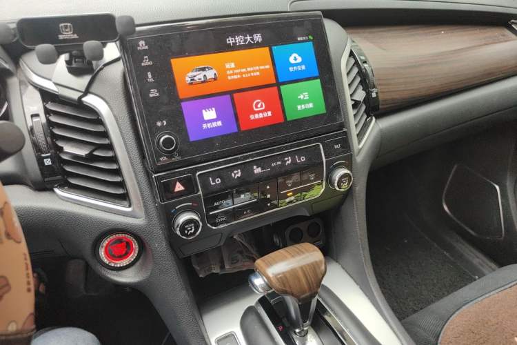 Used Honda Avancier 2019 240TURBO Two-Wheel Drive Elite Edition Audio And AC Panel