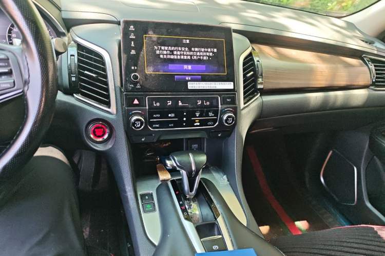 Used Honda Avancier 2019 240TURBO Two-Wheel Drive Luxury Edition Audio And AC Panel