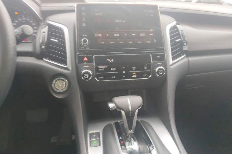 Used Honda Avancier 2019 240TURBO Two-Wheel Drive Elite Edition Audio And AC Panel