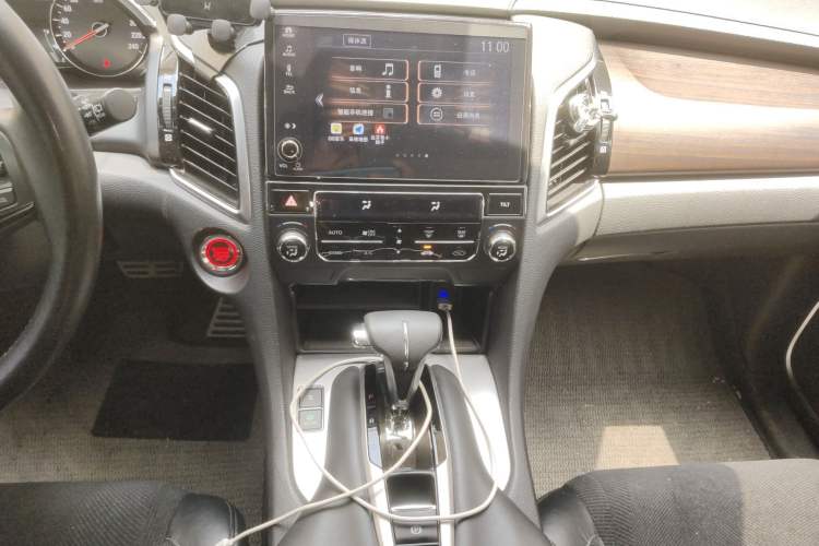 Used Honda Avancier 2019 240TURBO Two-Wheel Drive Elite Edition Audio And AC Panel