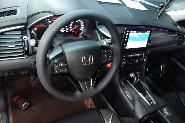Used Honda Avancier 2019 240TURBO Two-Wheel Drive Luxury Edition Center Console
