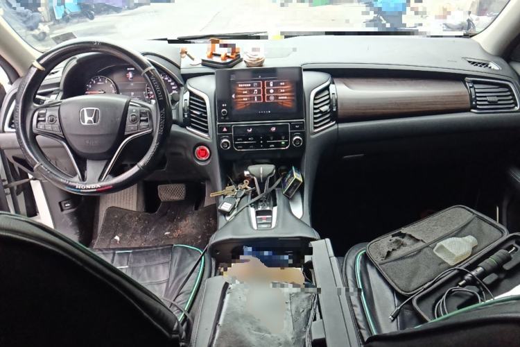 Used Honda Avancier 2019 240TURBO Two-Wheel Drive Elite Edition Center Console
