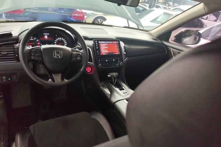 Used Honda Avancier 2019 240TURBO Two-Wheel Drive Elite Edition Center Console