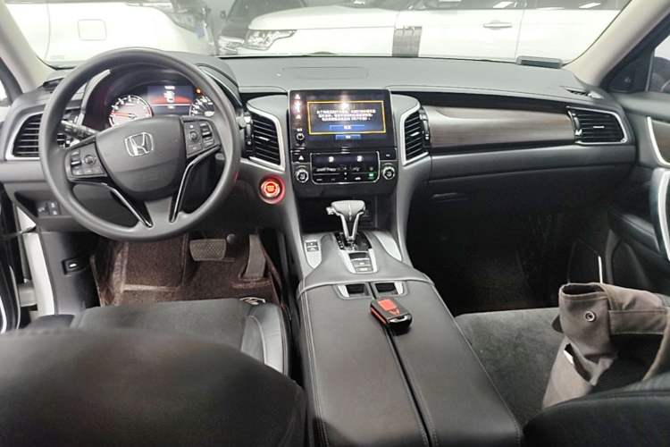 Used Honda Avancier 2019 240TURBO Two-Wheel Drive Elite Edition Center Console