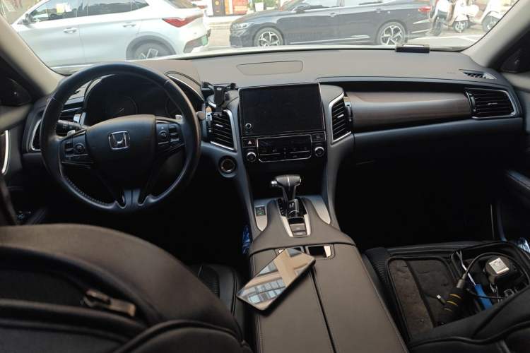 Used Honda Avancier 2019 240TURBO Two-Wheel Drive Comfort Version Center Console