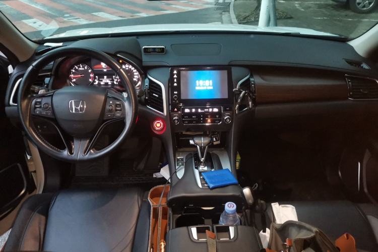 Used Honda Avancier 2019 240TURBO Two-Wheel Drive Comfort Version Center Console