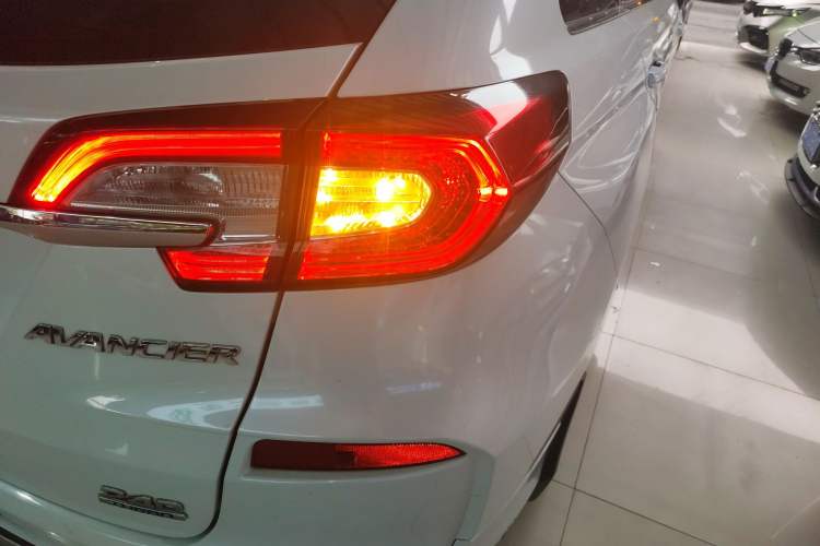 Used Honda Avancier 2019 240TURBO Two-Wheel Drive Elite Edition Exterior 3