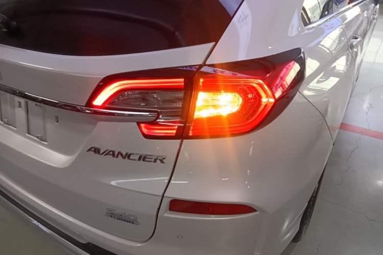 Used Honda Avancier 2019 240TURBO Two-Wheel Drive Premium Edition Exterior 3