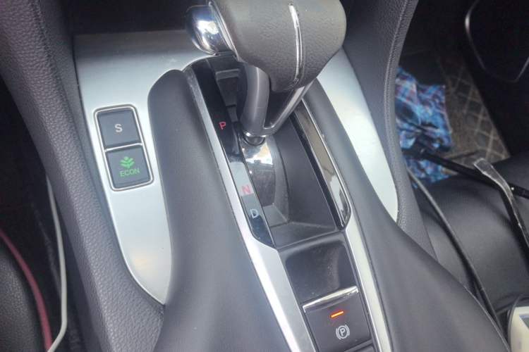 Used Honda Avancier 2019 240TURBO Two-Wheel Drive Elite Edition Gear Lever