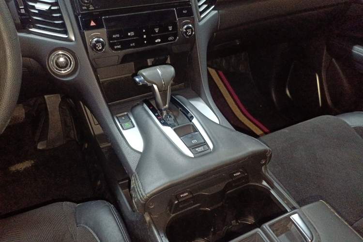 Used Honda Avancier 2019 240TURBO Two-Wheel Drive Elite Edition Gear Lever