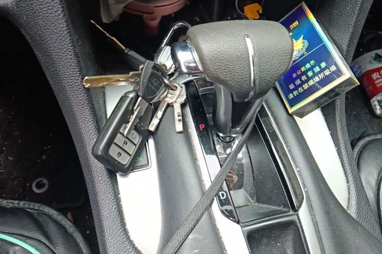 Used Honda Avancier 2019 240TURBO Two-Wheel Drive Elite Edition Gear Lever