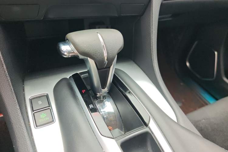 Used Honda Avancier 2019 240TURBO Two-Wheel Drive Elite Edition Gear Lever
