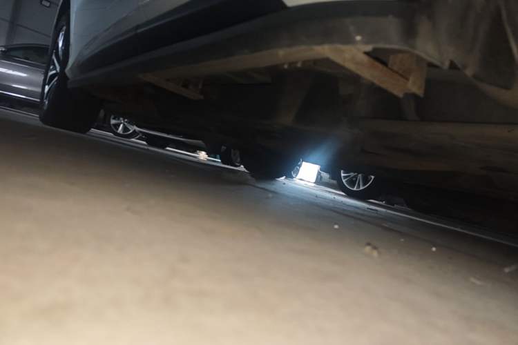 Used Honda Avancier 2019 240TURBO Two-Wheel Drive Premium Edition Left Side Sill