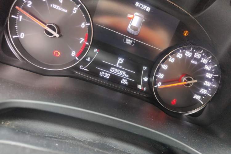 Used Honda Avancier 2019 240TURBO Two-Wheel Drive Elite Edition Odometer Close Up