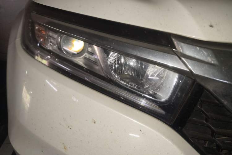 Used Honda Avancier 2019 240TURBO Two-Wheel Drive Elite Edition Right Front Headlight
