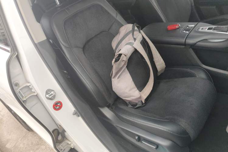 Used Honda Avancier 2019 240TURBO Two-Wheel Drive Elite Edition Right Front Seat