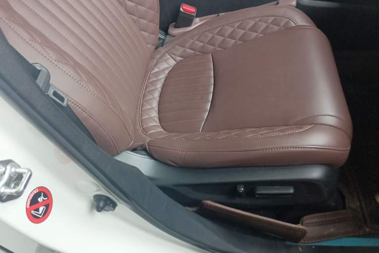 Used Honda Avancier 2019 240TURBO Two-Wheel Drive Elite Edition Right Front Seat