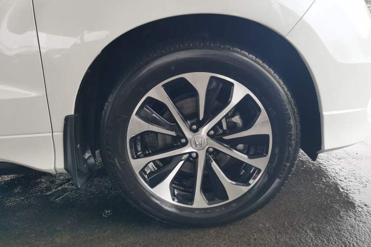 Used Honda Avancier 2019 240TURBO Two-Wheel Drive Elite Edition Right Front Wheel Hub
