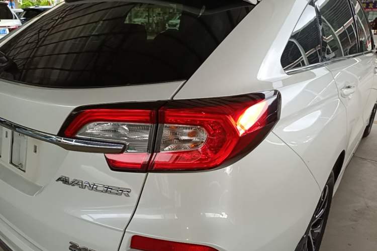 Used Honda Avancier 2019 240TURBO Two-Wheel Drive Elite Edition Right Rear Taillight