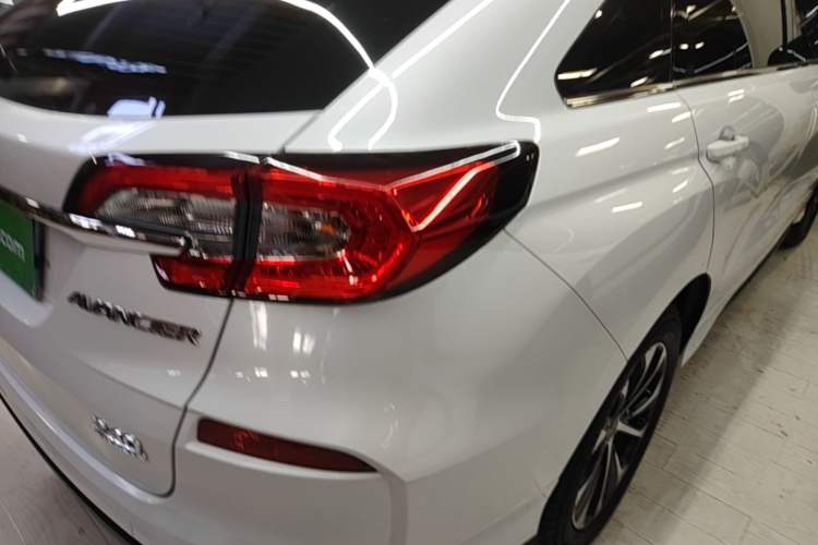 Used Honda Avancier 2019 240TURBO Two-Wheel Drive Luxury Edition Right Rear Taillight