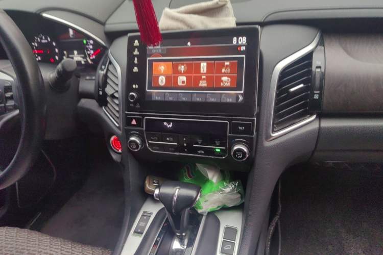 Used Honda Avancier 2020 240TURBO Two-Wheel Drive Comfort Edition Audio And AC Panel