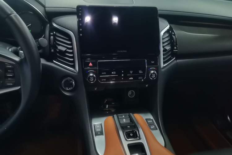 Used Honda Avancier 2020 370TURBO Two-Wheel Drive Luxury Edition Audio And AC Panel