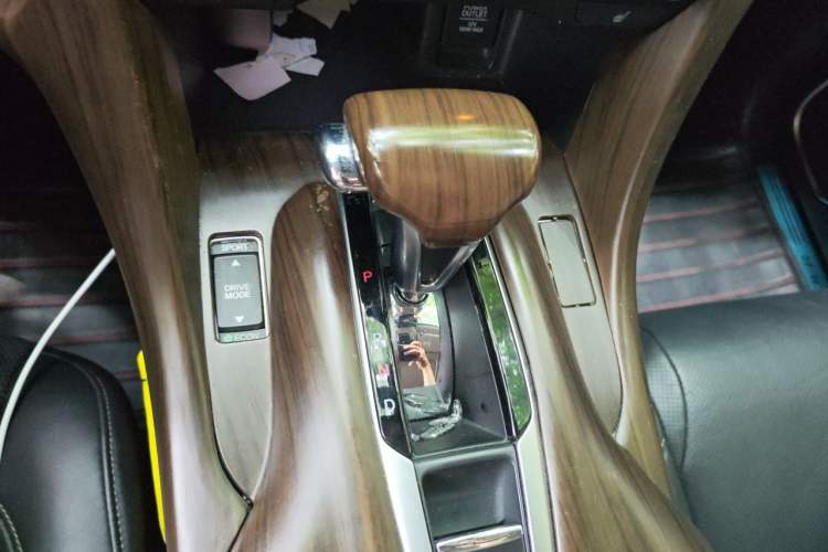 Used Honda Avancier 2020 240TURBO Two-Wheel Drive Premium Edition Gear Lever