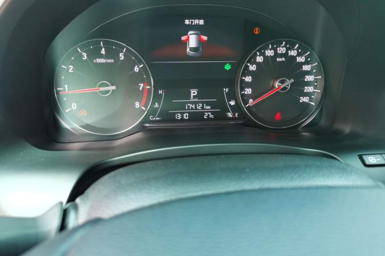 Used Honda Avancier 2020 370TURBO Two-Wheel Drive Luxury Edition Odometer Close Up
