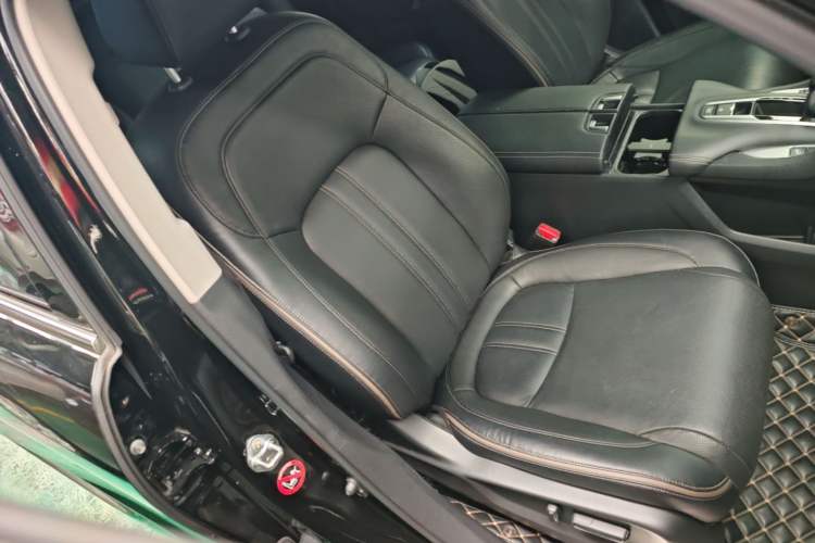 Used Honda Avancier 2020 240TURBO Two-Wheel Drive Premium Edition Right Front Seat