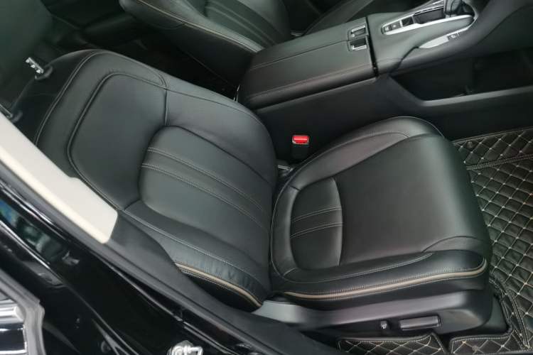 Used Honda Avancier 2020 240TURBO Two-Wheel Drive Comfort Edition Right Front Seat
