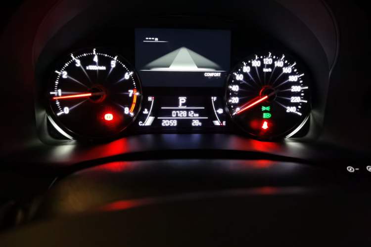 Used Honda Avancier 2020 370TURBO Four-Wheel Drive Supreme Edition Odometer Close Up